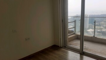 Room in 3 BHK Apartment at Lower Parel – for Rent