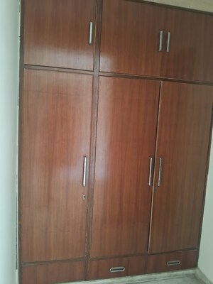 Room in 3 BHK Builder Floor at Sector 47 – for Rent