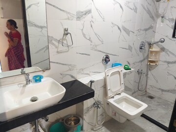 Team Area in 3 BHK Apartment at Hubtown Hillcrest, Andheri East – for Rent