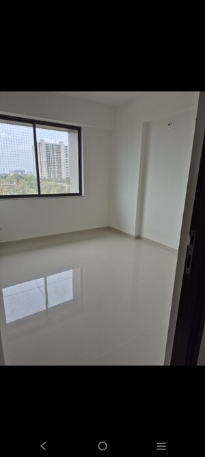 Room in 3 BHK Apartment at Vishwanath Maher Homes 4, Shela – for Rent