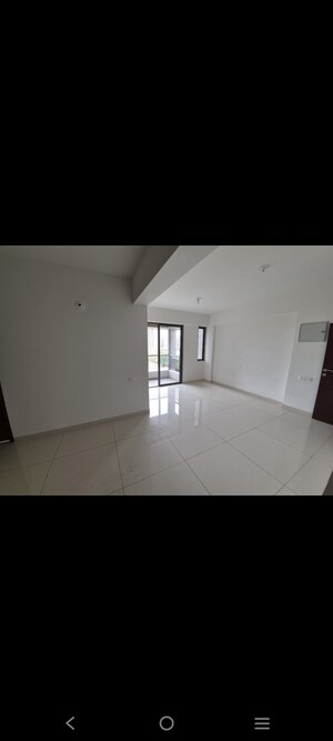 Room in 3 BHK Apartment at Vishwanath Maher Homes 4, Shela – for Rent