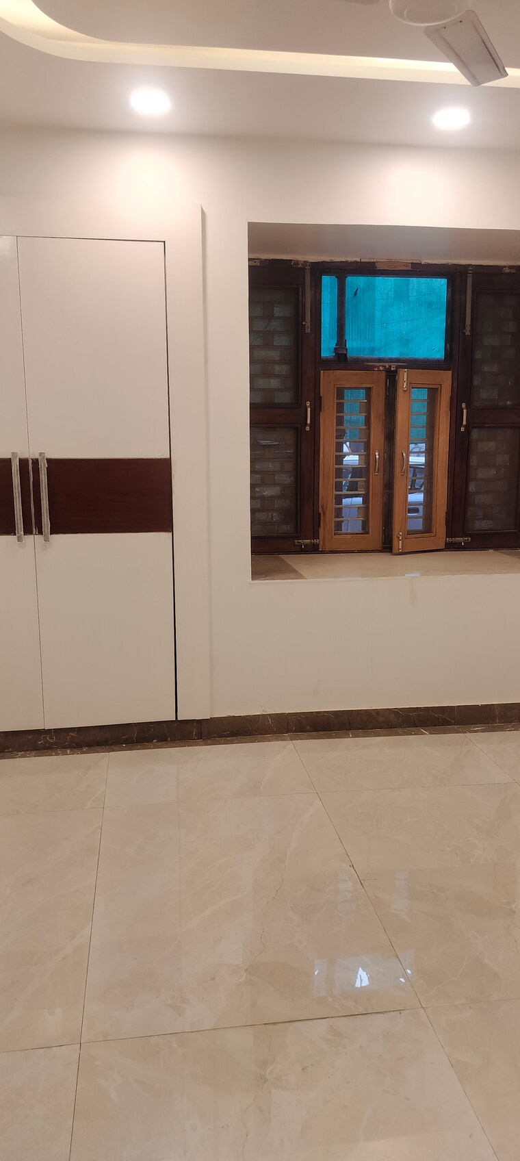 Room, janakpuri 3 Bedroom 1200 Sq.Ft. Apartment In Janakpuri Delhi 9493279