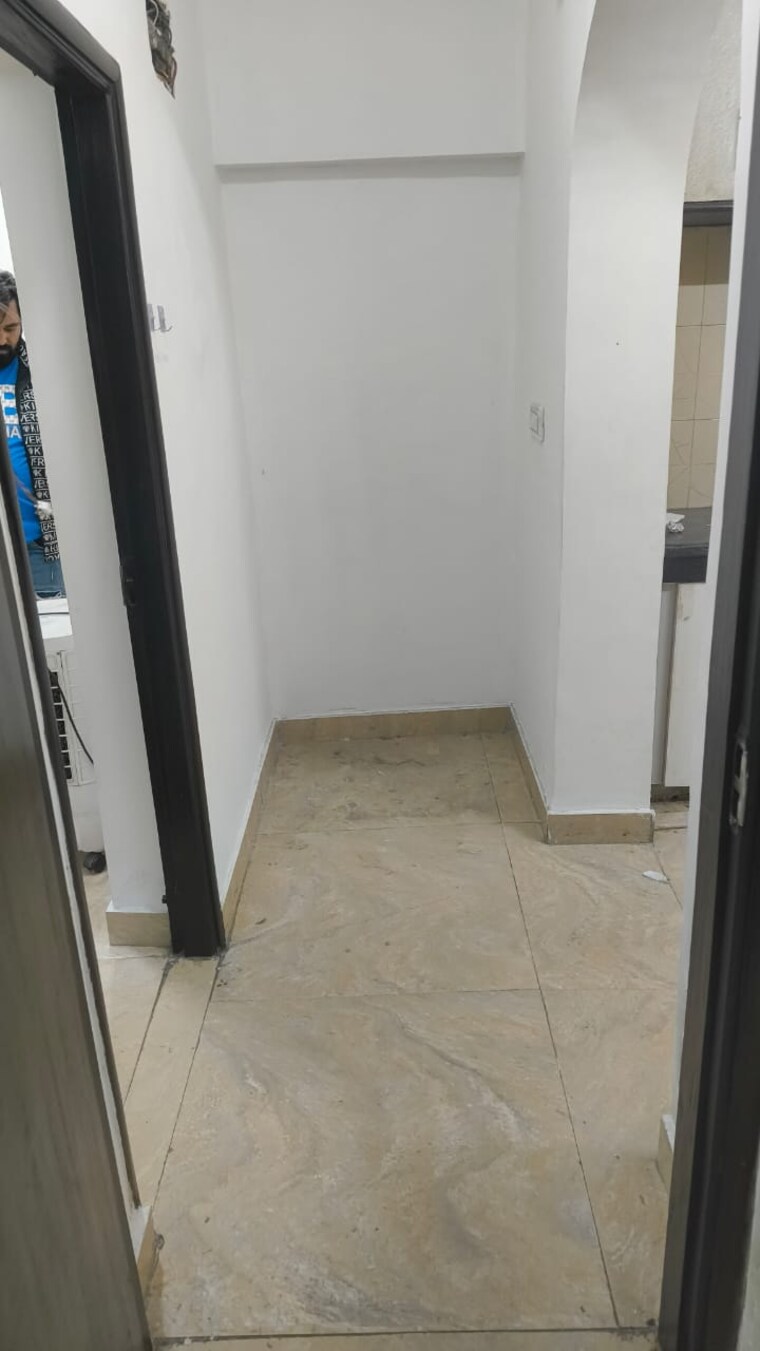 undefined, janakpuri 3 Bedroom 1100 Sq.Ft. Apartment In Janakpuri Delhi 9493287