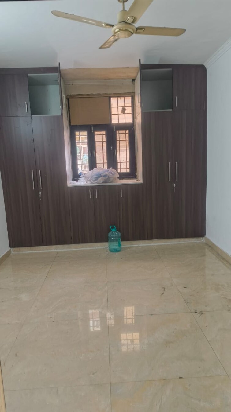 Cover Image, janakpuri 3 Bedroom 1100 Sq.Ft. Apartment In Janakpuri Delhi 9493287