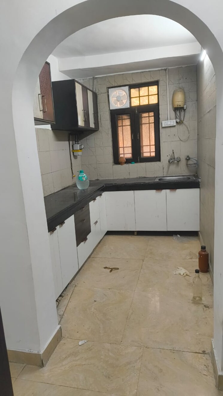 Kitchen, janakpuri 3 Bedroom 1100 Sq.Ft. Apartment In Janakpuri Delhi 9493287