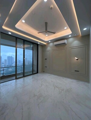 Room in 3 BHK Apartment at Indiabulls Sky Forest, Lower Parel – for Rent