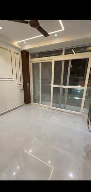 Room in 4 BHK Builder Floor at Mahavir Enclave – for Sale