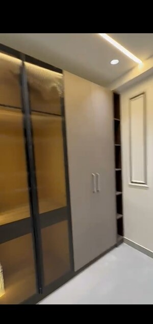 Furnished Amenities in 4 BHK Builder Floor at Mahavir Enclave – for Sale