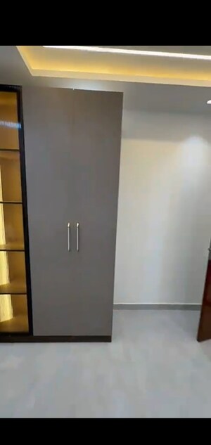 Room in 4 BHK Builder Floor at Mahavir Enclave – for Sale