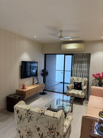 2 BHK Apartment For Rent in Rustomjee Elita, Andheri West
