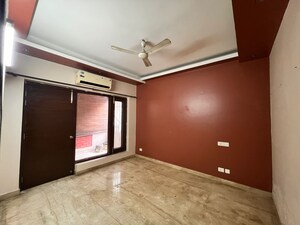 Room in 3 BHK Builder Floor at Ansal Sushant Lok I, Sector 43 – for Rent