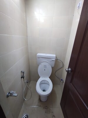 Bathroom in 5 BHK Penthouse at Logix Penthouse 1, Sector 137 – for Rent