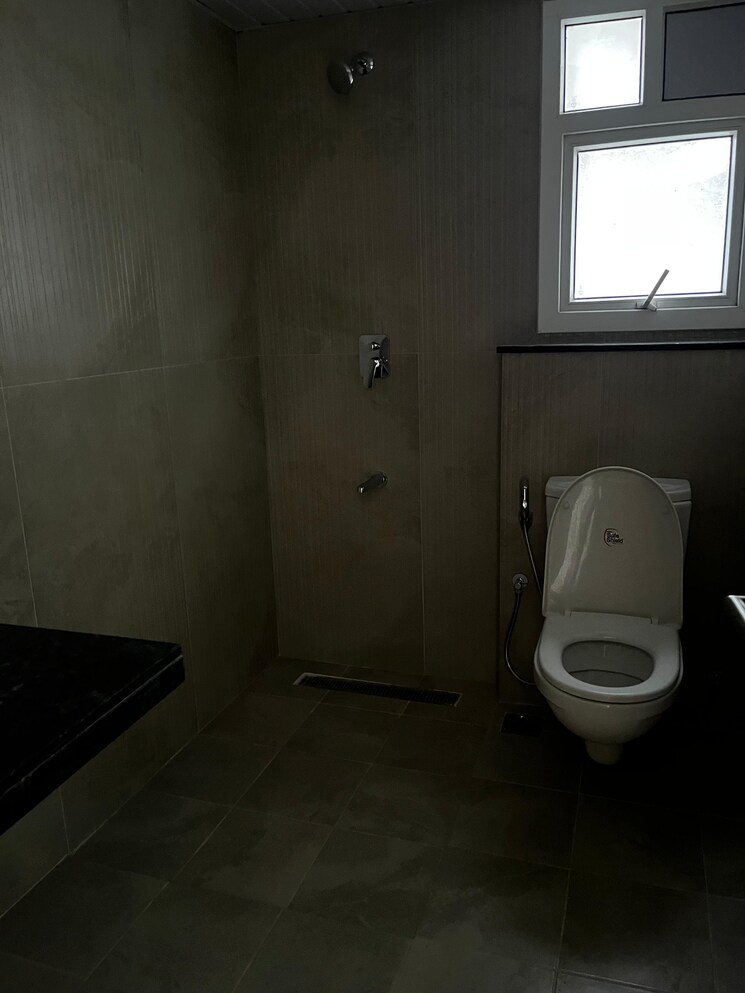 Bathroom, prestige-beverly-hills 4 Bedroom 2708 Sq.Ft. Apartment In Kokapet Hyderabad 9493337