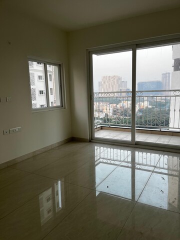 Room in 4 BHK Apartment at Prestige Beverly Hills, Kokapet – for Sale