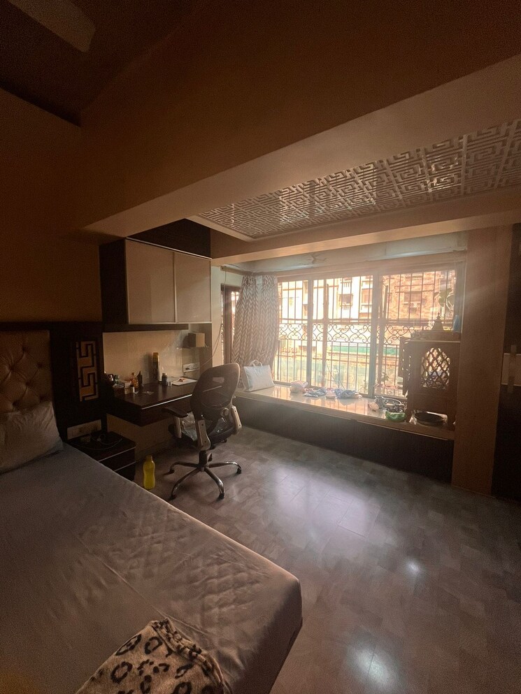  Parking, juhu 3 Bedroom 1500 Sq.Ft. Apartment In Juhu Mumbai 9493330