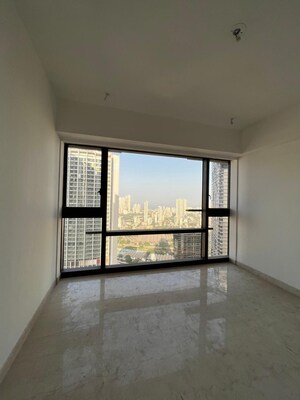 Room in 3 BHK Apartment at Lodha The Park, Worli – for Rent