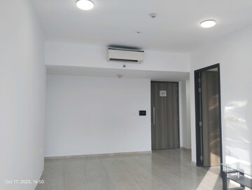 Room in 3 BHK Apartment at Lodha The Park, Worli – for Rent