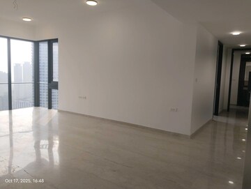 Room in 3 BHK Apartment at Lodha The Park, Worli – for Rent