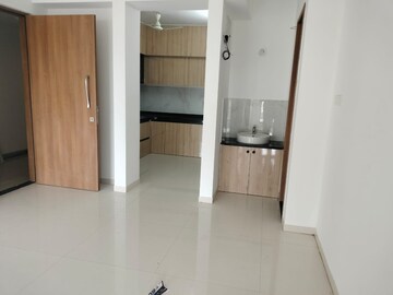 Furnished Amenities in 2 BHK Apartment at Majestique Signature Tower Phase 2, Balewadi – for Rent