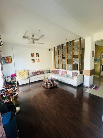 Living Room in 3 BHK Builder Floor at Benson Town – for Rent