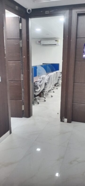 Room in  Office Space at Laxmi Nagar – for Rent