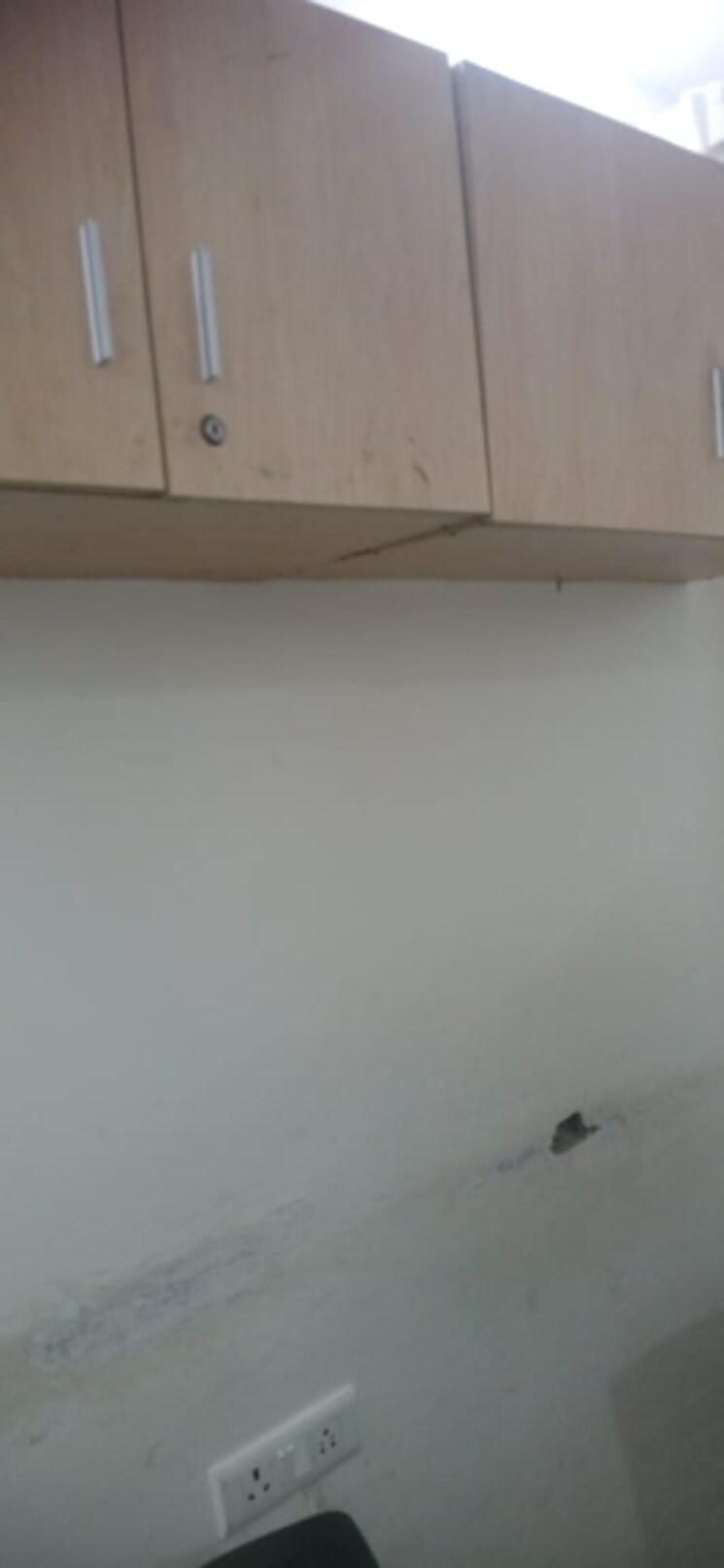 Room, laxmi nagar Commercial Office Space 365 Sq.Ft. In Laxmi Nagar Delhi 9493384