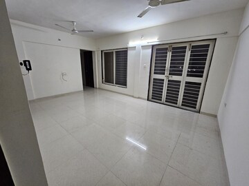 Room in 2 BHK Apartment at Sun Empire, Sinhagad – for Rent