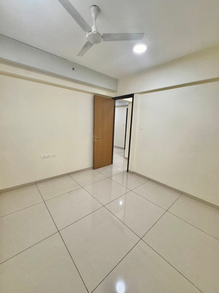 Room, chandak-34-park-estate 1.5 Bedroom 512 Sq.Ft. Apartment In Goregaon West Mumbai 9493389