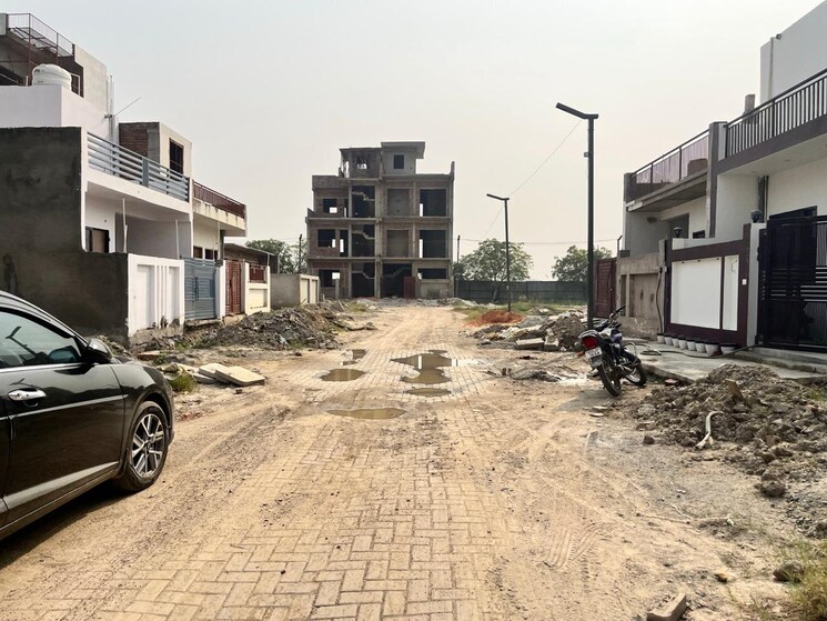 Exterior View, gaur-yamuna-city-7th-parkview 6 Bedroom 105 Sq.Yd. Independent House In Gaur Yamuna City Greater Noida 9493373