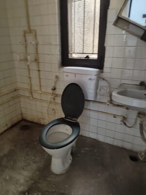 Bathroom in 3 BHK Apartment at Express Green, Sector 44 – for Sale