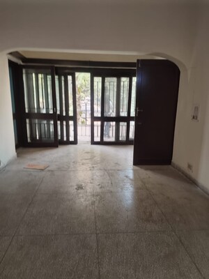 Room in 3 BHK Apartment at Express Green, Sector 44 – for Sale