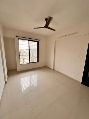 Room in 2 BHK Apartment at Sable Shivsagar Platinum, Sinhagad Road – for Sale