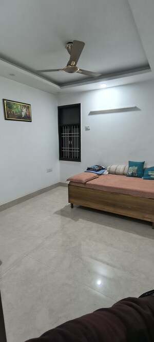Furnished Amenities in 3 BHK Builder Floor at Panchsheel Vihar – for Sale