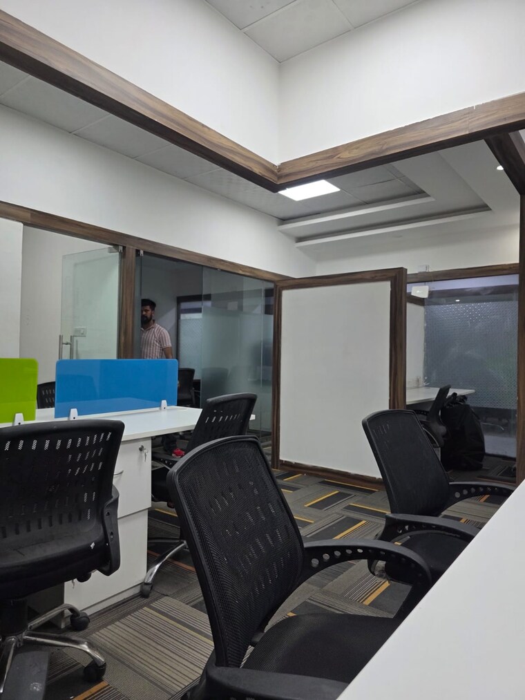 Team Area, sector 63 Commercial Office Space 1200 Sq.Ft. In Sector 63 Noida 9493456