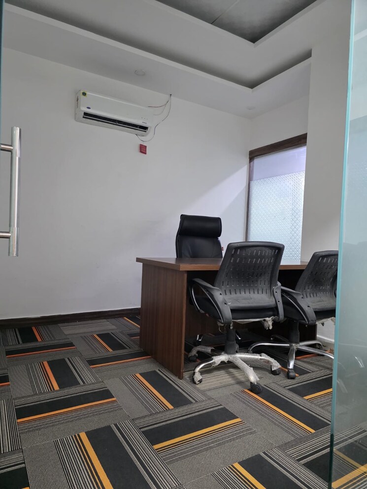 Team Area, sector 63 Commercial Office Space 1200 Sq.Ft. In Sector 63 Noida 9493456