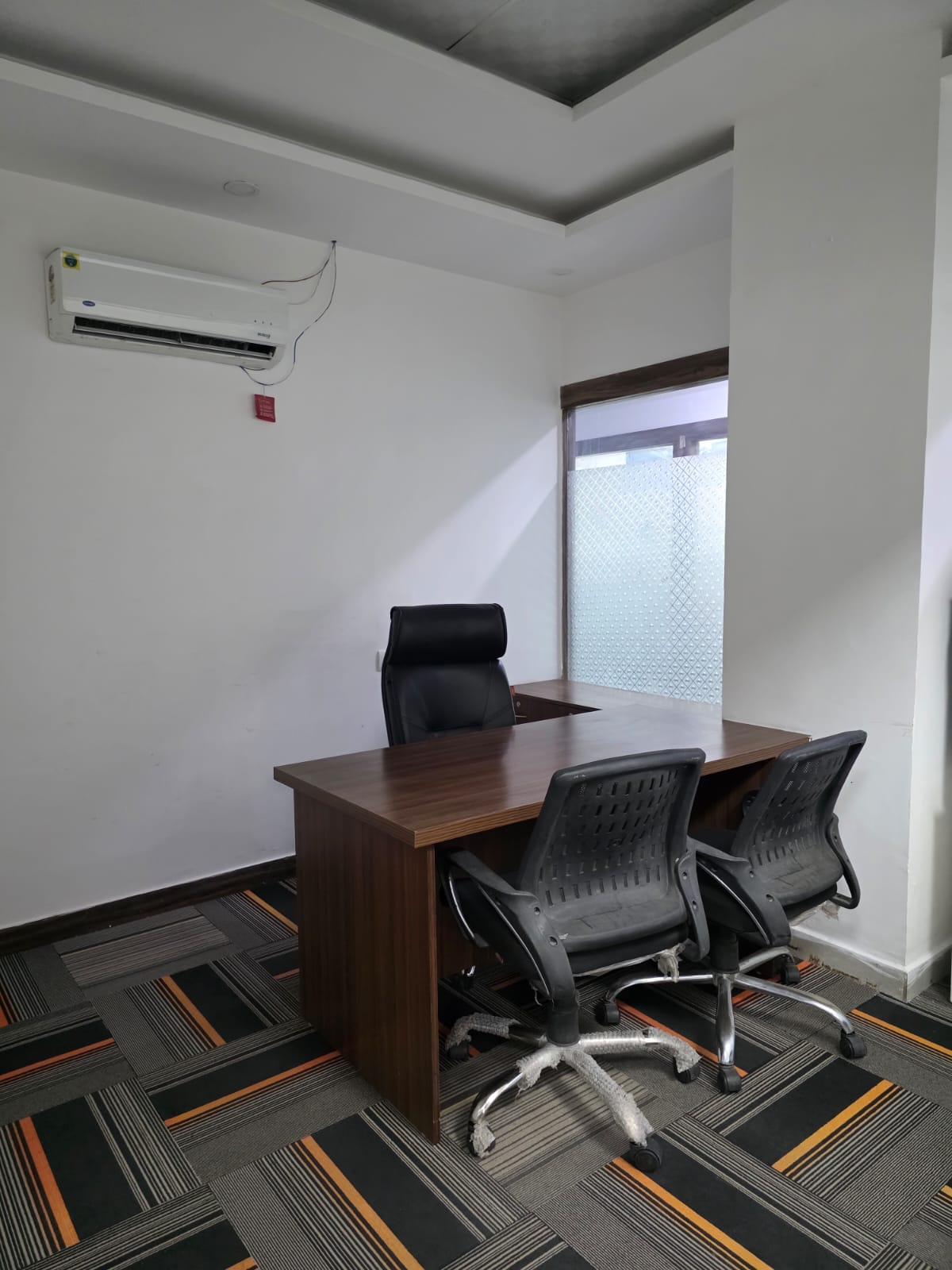Office Space For Rent in D-BlocK-SectoR-63