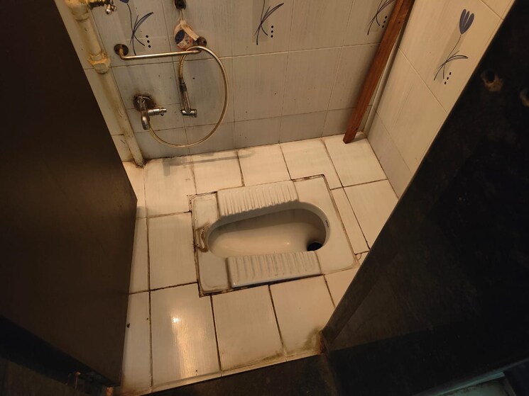 Bathroom, sun-city 2 Bedroom 950 Sq.Ft. Apartment In Sinhagad Road Pune 9493452