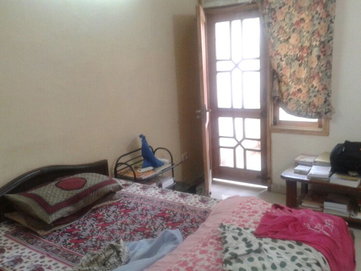 Bedroom, jangpura 4 Bedroom 500 Sq.Yd. Builder Floor In Jangpura Delhi 9493461
