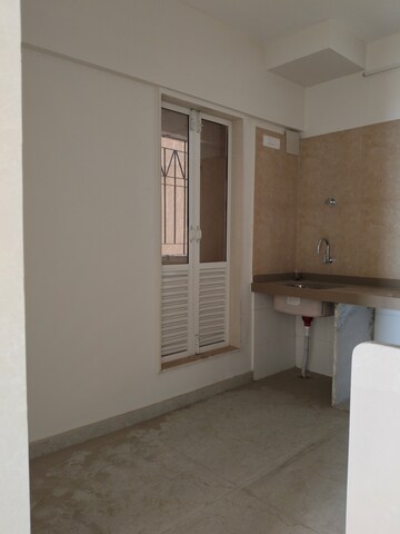 Room in 2 BHK Apartment at Dosti West County, Balkum Pada – for Rent