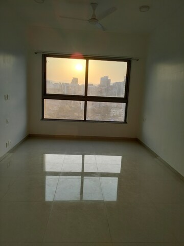 2 BHK Apartment For Rent in Kalpataru Immensa B, Kolshet Road