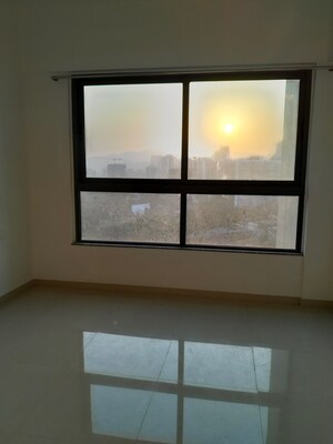 Room in 2 BHK Apartment at Kalpataru Immensa B, Kolshet Road – for Rent