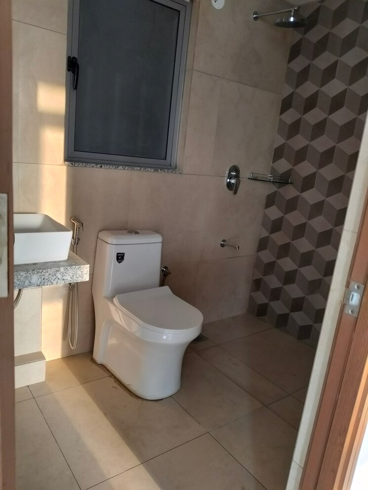 Bathroom, kalpataru-immensa-b 2 Bedroom 598 Sq.Ft. Apartment In Kolshet Road Thane 9493489