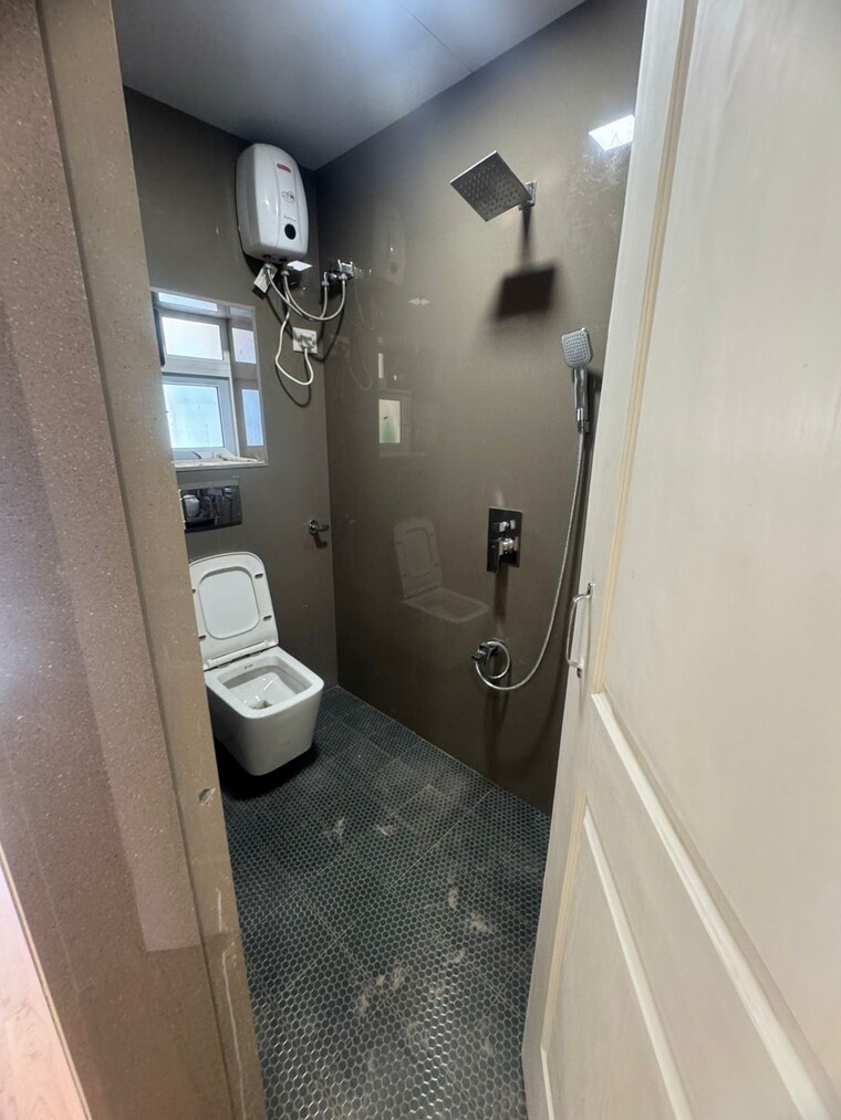 Bathroom, mamata-apartments 3 Bedroom 1350 Sq.Ft. Apartment In Prabhadevi Mumbai 9493497