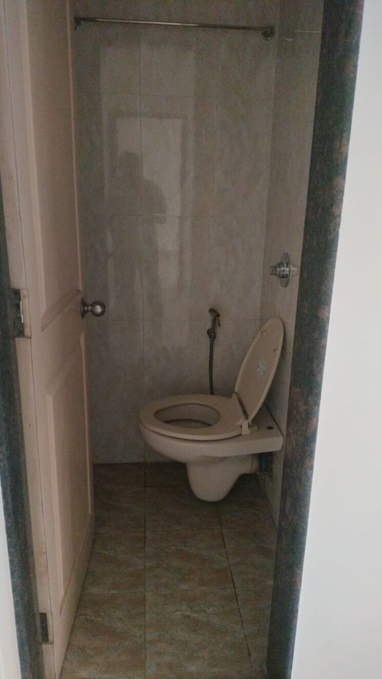 Bathroom, arihant-shankheshwar-heights 3 Bedroom 815 Sq.Ft. Apartment In Chunabhatti Mumbai 9493520