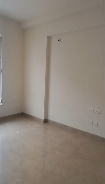 Room in 2.5 BHK Apartment at Prestige Woodland Park, Cooke Town – for Rent