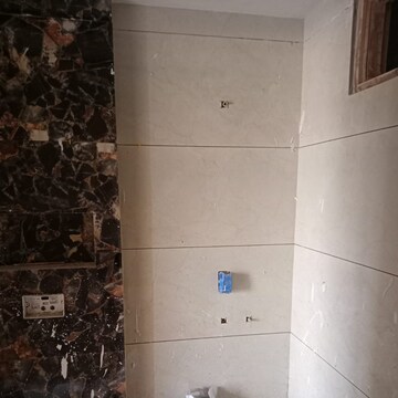 Furnished Amenities in 3 BHK Apartment at Vashisht Heights, Bharat Colony – for Rent