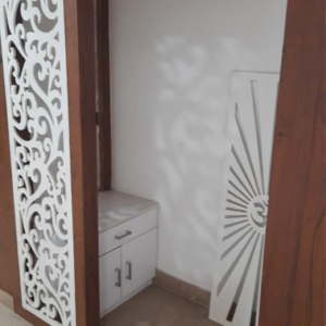 Room in 3 BHK Apartment at Vashisht Heights, Bharat Colony – for Rent