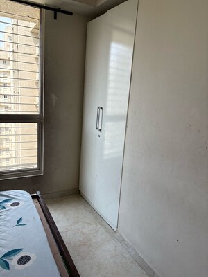 Room in 2 BHK Apartment at Lodha Amara, Kolshet Road – for Sale