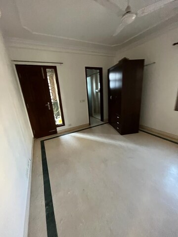 Bedroom in 3 BHK Builder Floor at Chittaranjan Park – for Rent