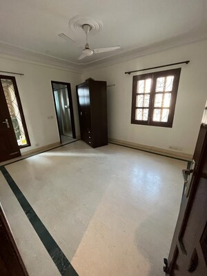 Master Bedroom in 3 BHK Builder Floor at Chittaranjan Park – for Rent